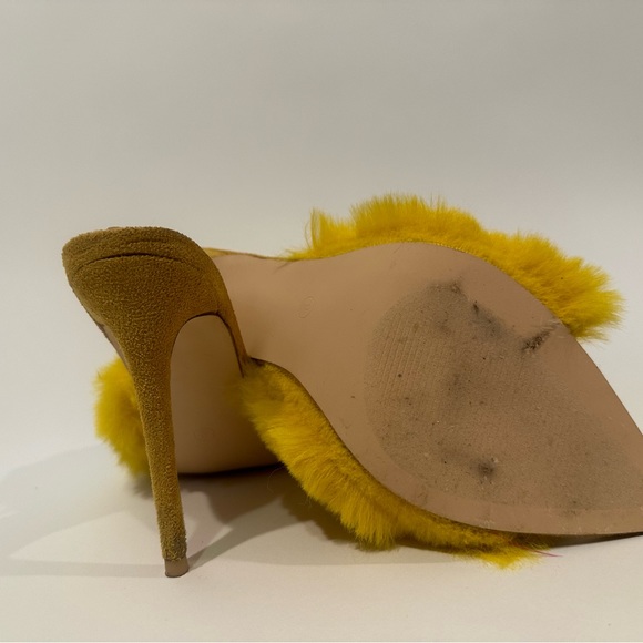 Heals size 9 yellow fluffy - Picture 5 of 5